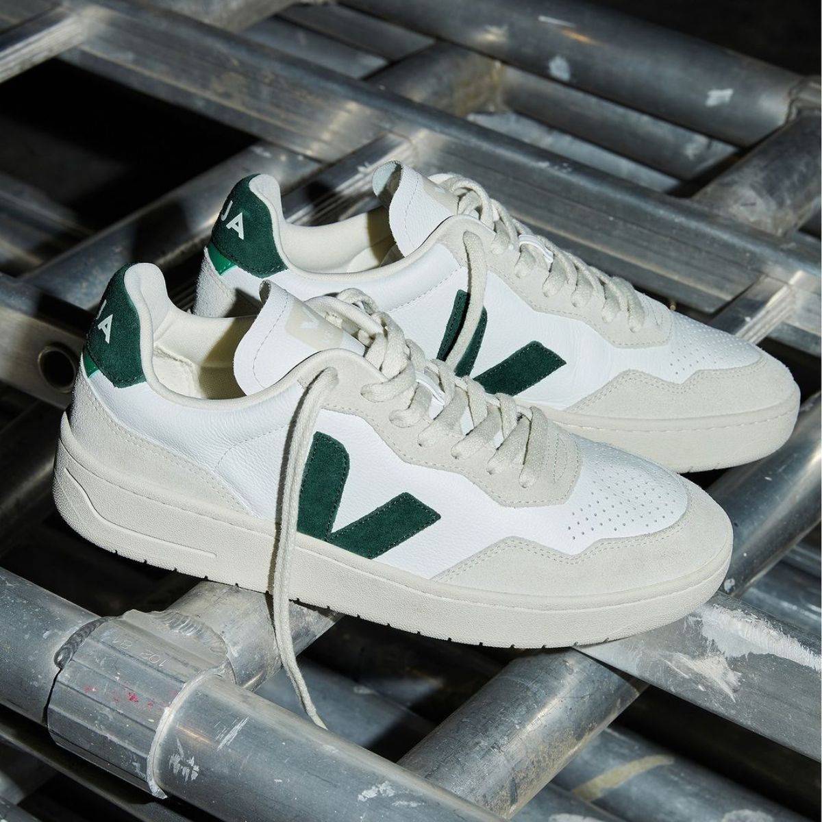 VEJA Trainers