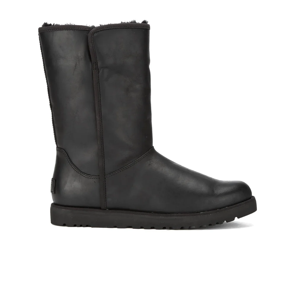 UGG Women's Michelle Leather Classic Slim Sheepskin Boots - Black Image 1