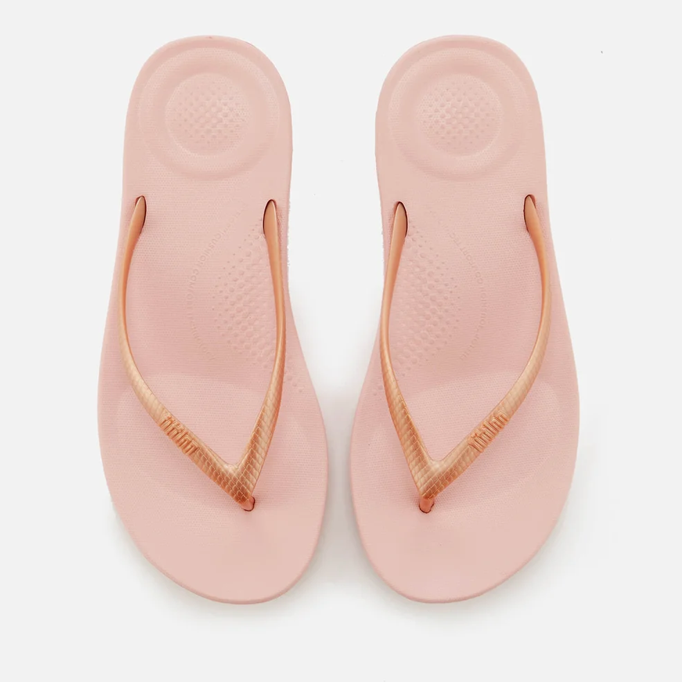FitFlop Women's iQushion Ergonomic Flip Flops - Nude/Rose Gold/Mix Image 1